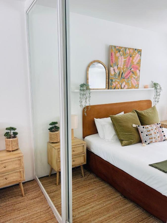 Beachview Apartments At Villa Paradiso ปาล์มโคฟ ภายนอก รูปภาพ