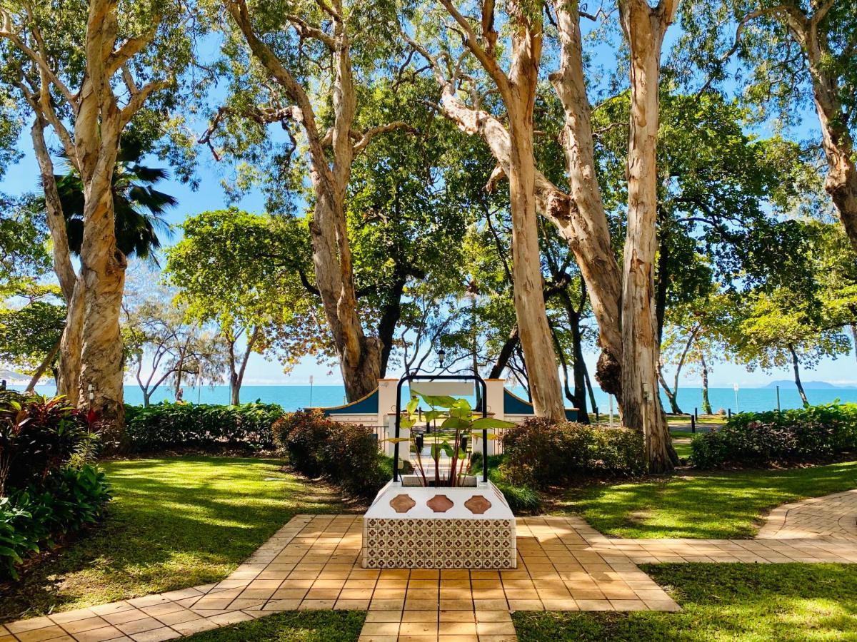 Beachview Apartments At Villa Paradiso ปาล์มโคฟ ภายนอก รูปภาพ