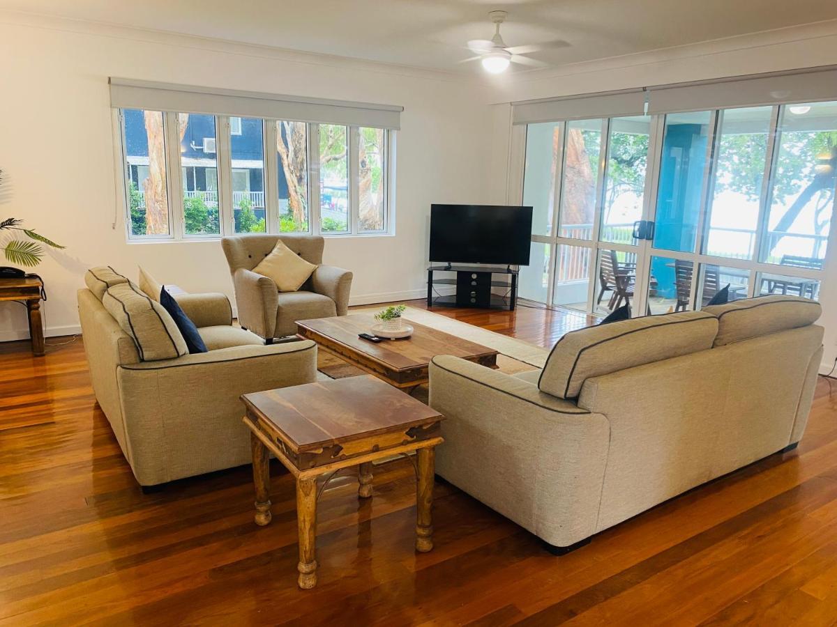 Beachview Apartments At Villa Paradiso ปาล์มโคฟ ภายนอก รูปภาพ