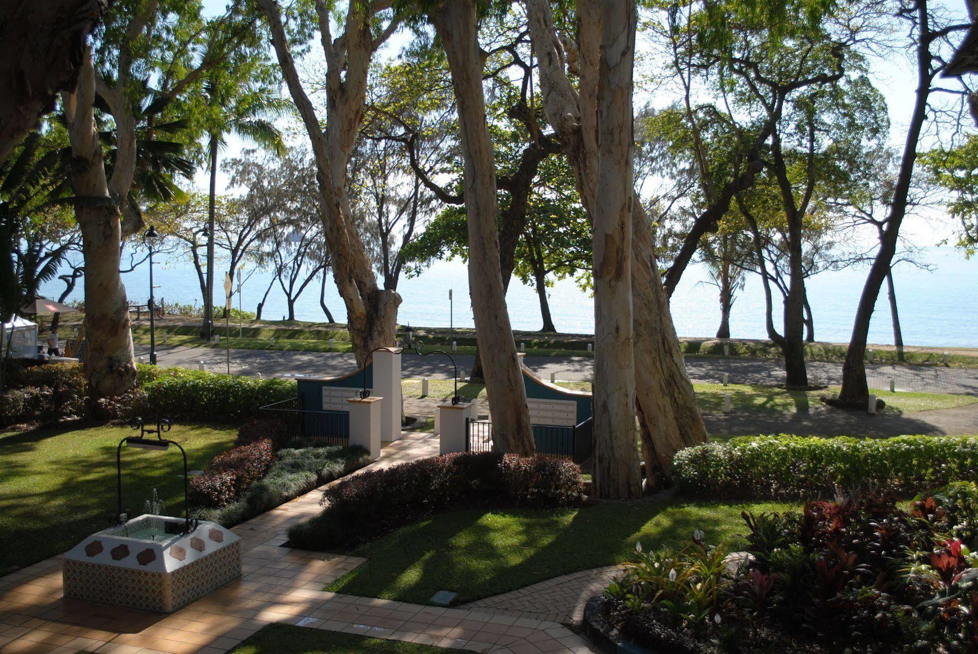 Beachview Apartments At Villa Paradiso ปาล์มโคฟ ภายนอก รูปภาพ