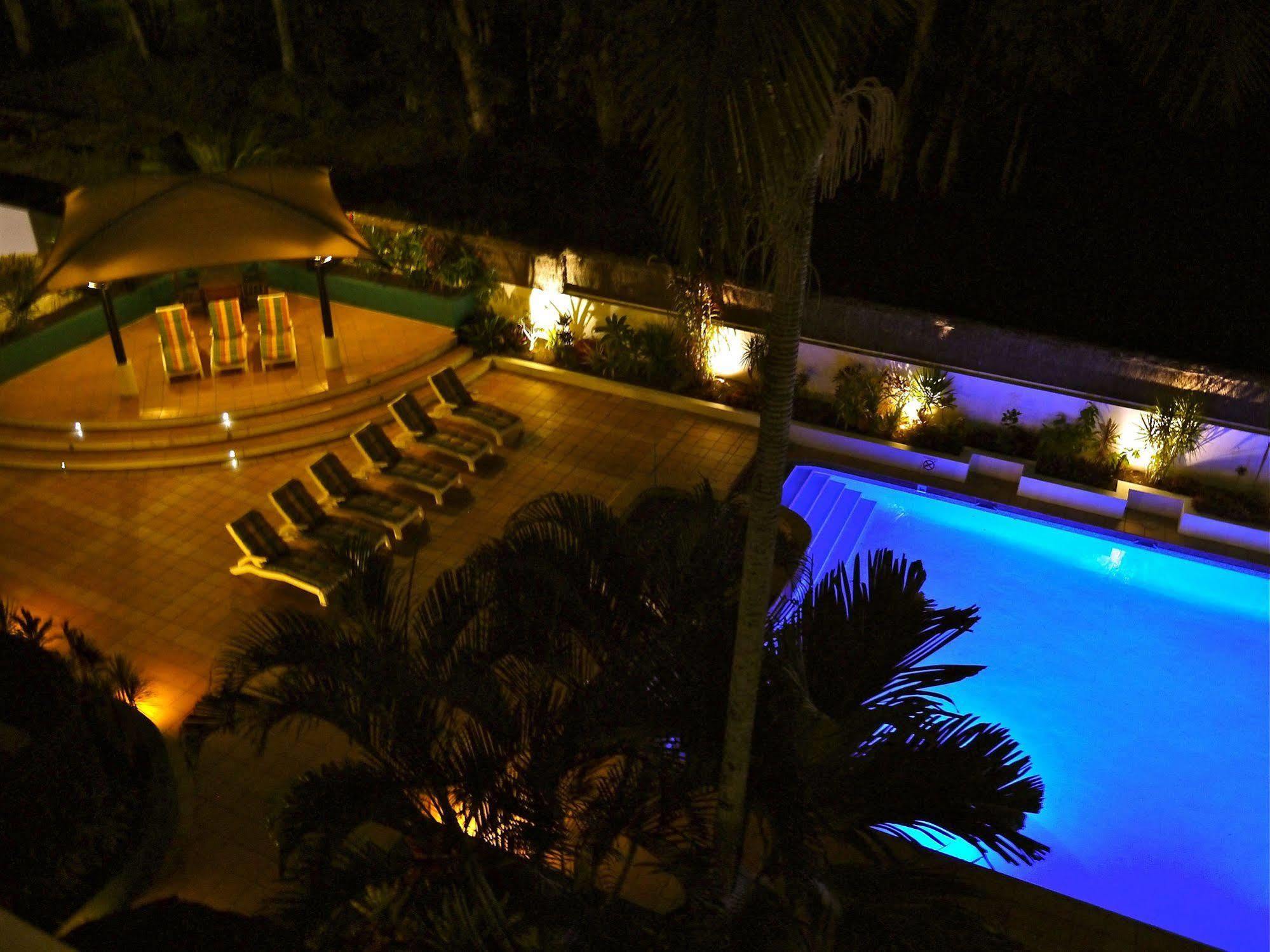Beachview Apartments At Villa Paradiso ปาล์มโคฟ ภายนอก รูปภาพ